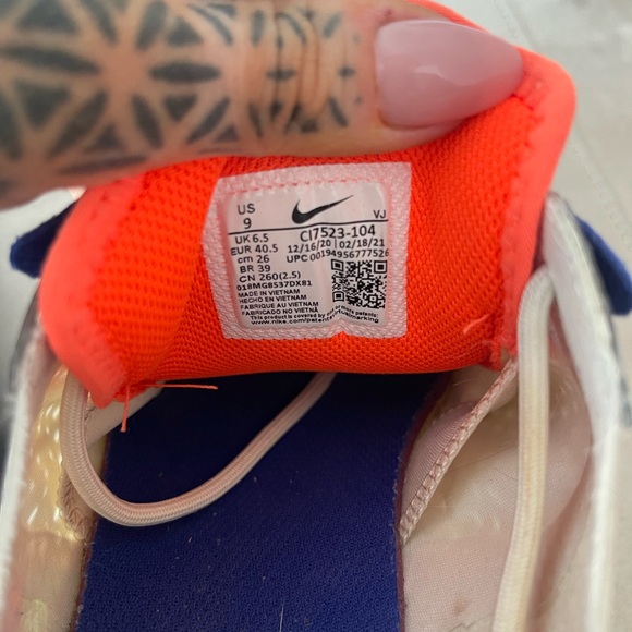 Nike React Vision // Women’s Size 9 - Picture 2 of 9